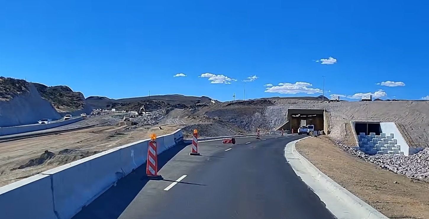 Beale Street tunnel approach at West Kingman interchange